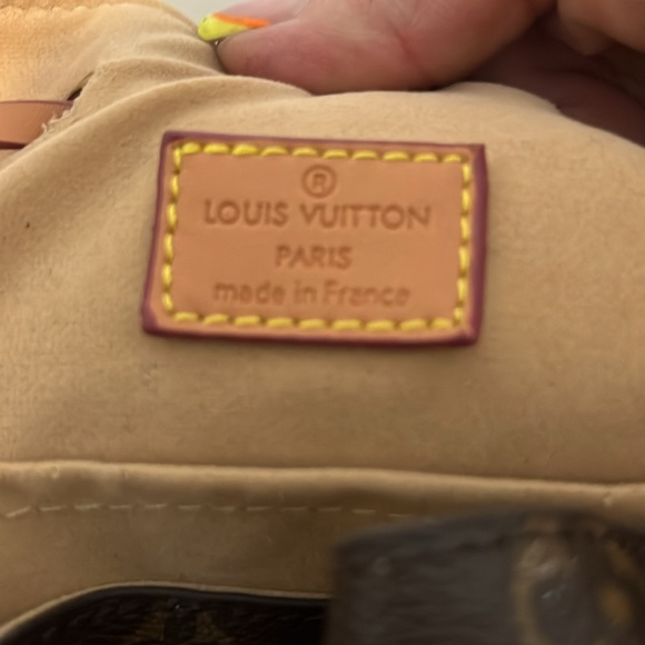 very little and she no wants it I'm moving house and everything is a mess - Picture 2 of 4